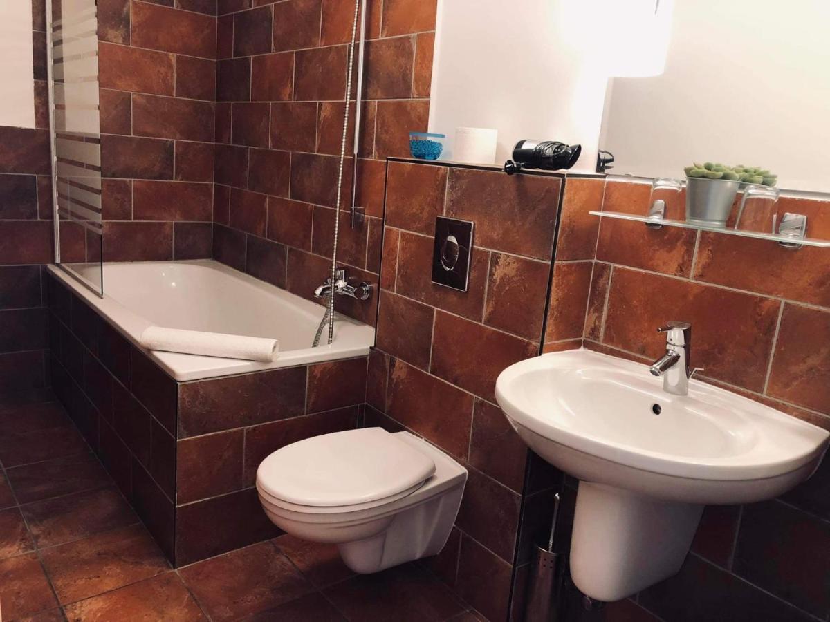 Atrium Panzio Hotell Esztergom Eksteriør bilde